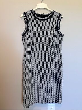 Kasper Black & White Sleeveless Textured Shift Dress